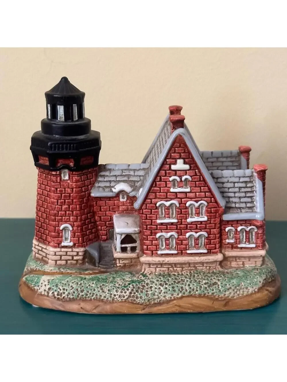 Vintage Geo Z. Lefton 1997 Block Island Lighthouse Collectable